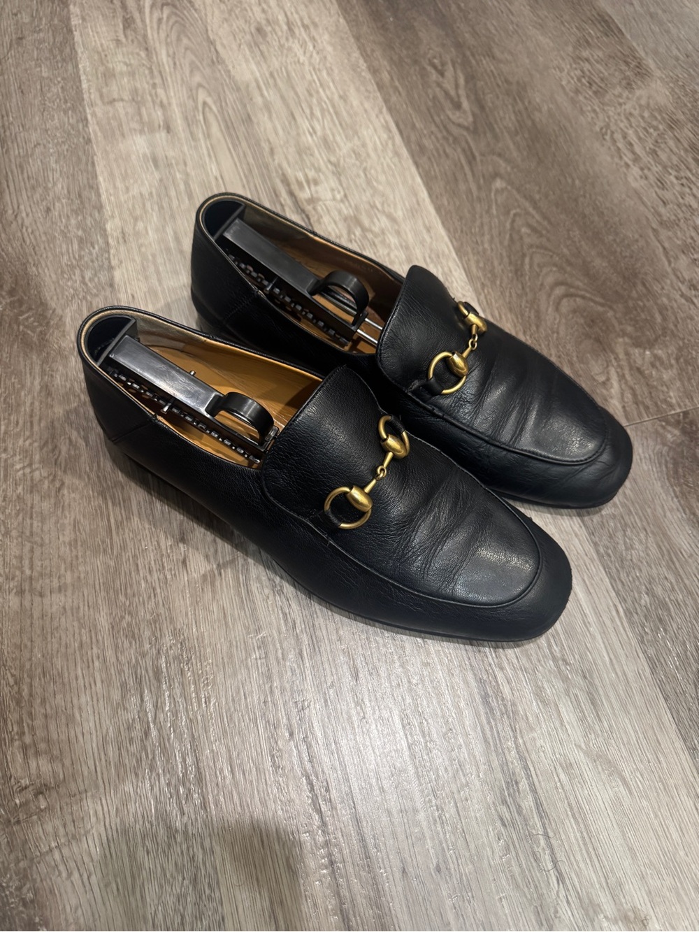 Gucci Black Leather Women's Horsebit Loafers with Gold Hardware - Picture 2 of 7